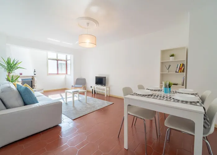 Feliciano Ramos 2 - T4 Familiar Perto Do Centro Da - Apartmán *