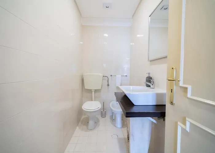 Feliciano Ramos 2 - T4 Familiar Perto Do Centro Da - Apartmán *